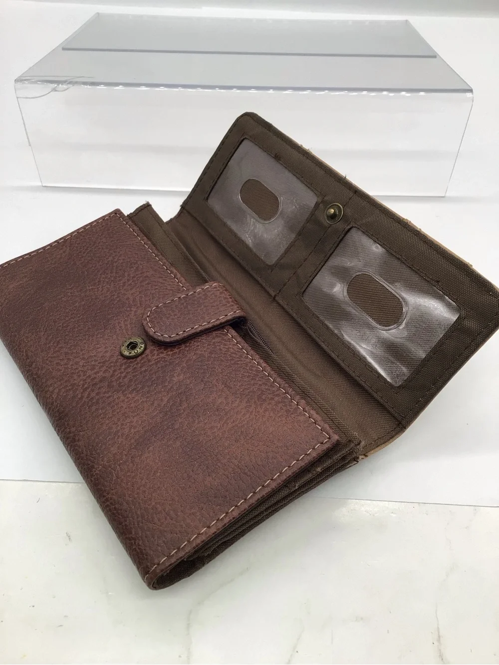 🌼3/$13🌼BUNDLE. DEAL! B.O.C Brown wallet - Picture 3 of 5